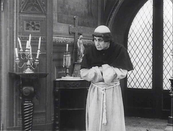 Кадр из фильма "Колодец и маятник"