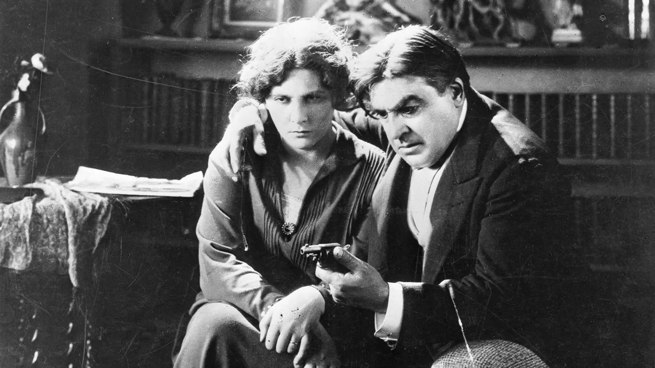 Кадр из фильма "Улыбающаяся мадам Бёде"