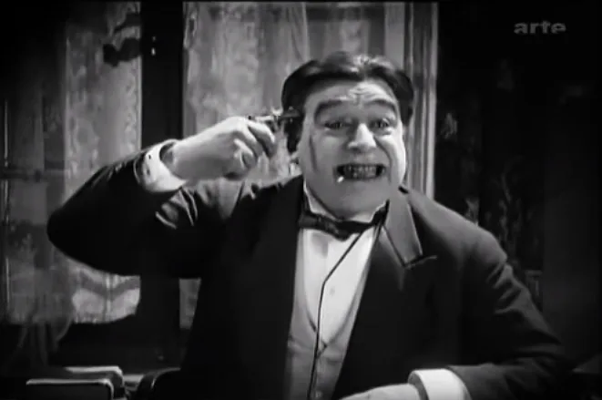 Кадр из фильма "Улыбающаяся мадам Бёде"