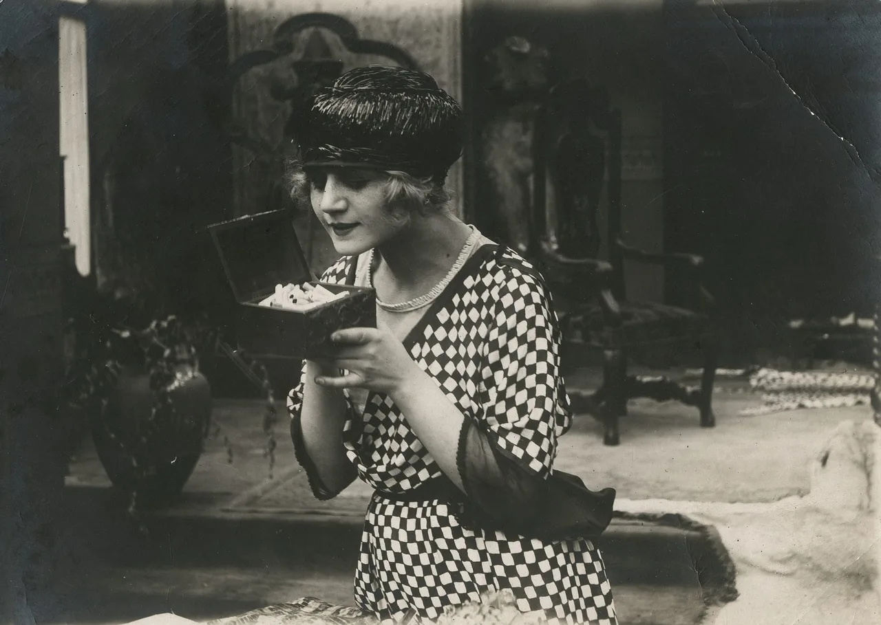 Кадр из фильма "Сигарета"