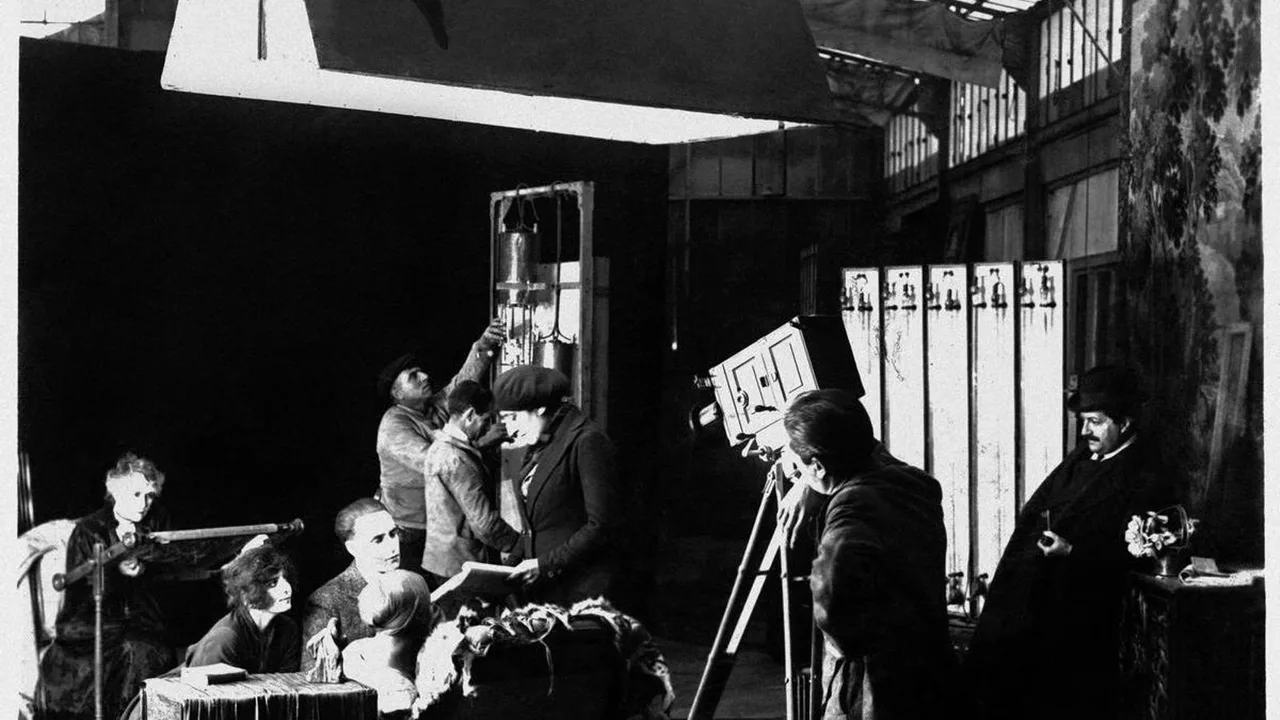 Жермен Дюлак на съёмочной площадке