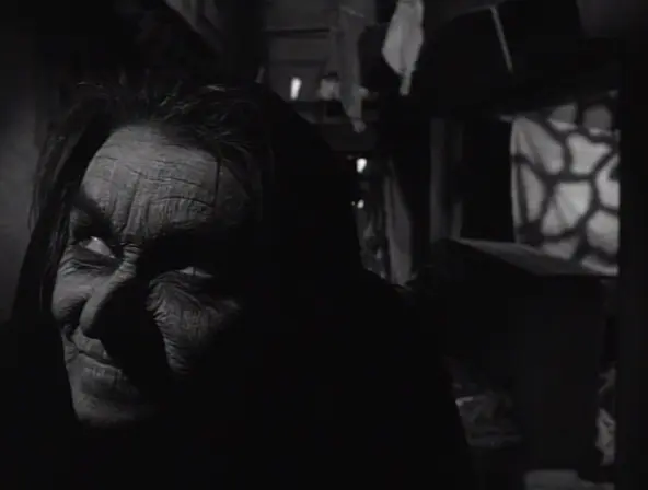 Кадр из эпизода “La Strega”