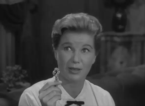 Кадр из эпизода “Sybilla”