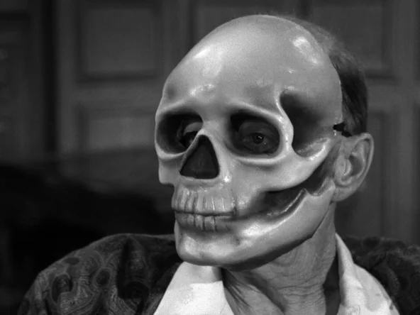 Кадр из эпизода “Маски”