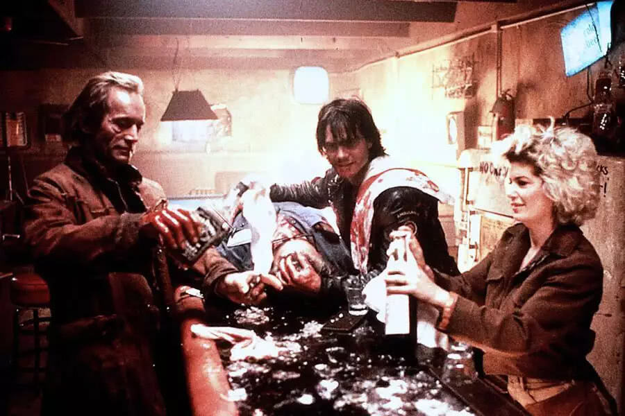 Кадр из фильма "Почти стемнело"