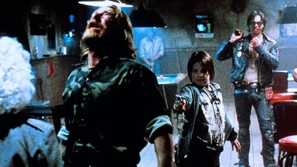 Кадр из фильма "Почти стемнело"